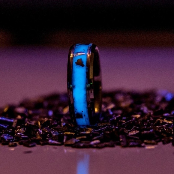 NWT Gentle Bands The Gunshot Tungsten Meteorite Men’s Wedding Band - Picture 1 of 7